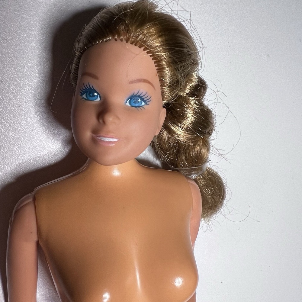 Vtg 1984 Mattel Barbie Heart Family Mom Doll Blue Eyes Brown Hair